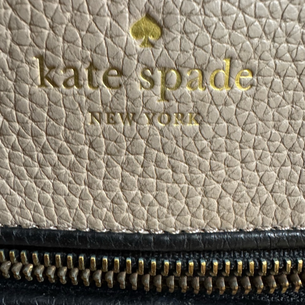 Kate Spade New York Pebbled Leather Satchel Beige Black Tassel Top Handle Bag - Picture 3 of 4